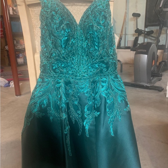 Homecoming Dress - Picture 1 of 6